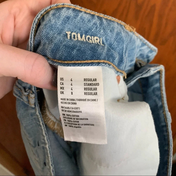 American Eagle Tom Girl Distressed Button Fly Jeans - Picture 5 of 6